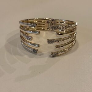 Elegant Silver Hinged Women's Bracelet with Rhinestone Accents.
